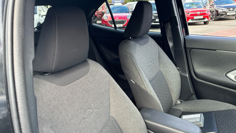 Toyota Yaris Cross 1.5 Hybrid Design 5dr CVT Hybrid Estate